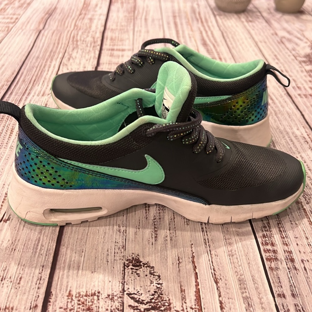 Nike Air Max Tennis Shoes - Picture 10 of 11